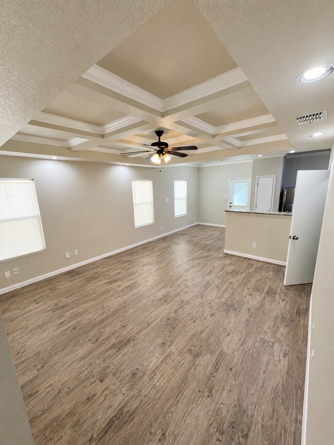 Building Photo - Wurzbach Meadows Town Home