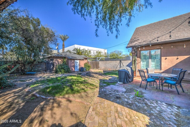 Building Photo - 384 E Windsor Ave