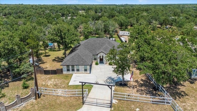 Building Photo - 127 Medlar Dr