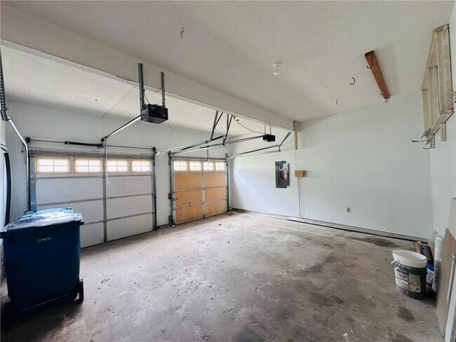 Building Photo - 1900 Rocksram Dr