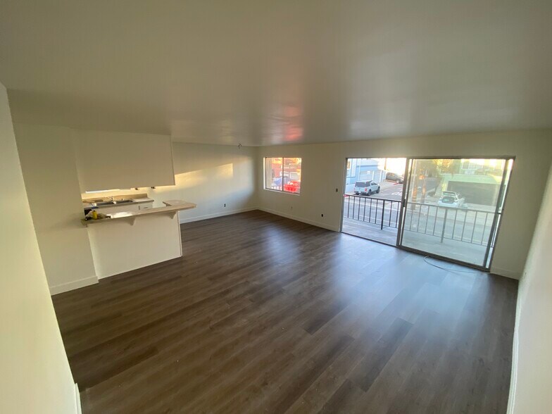 Building Photo - 325 Monterey Blvd