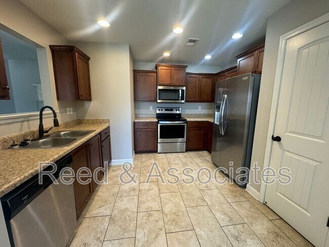 Building Photo - 1369 Switzer Dr