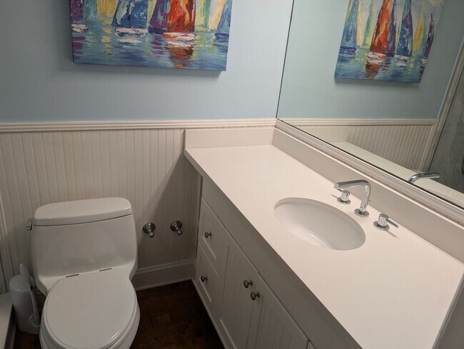 Building Photo - Elegant Old Town Condo - Your Key West Oasis