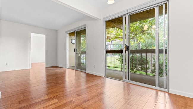 Building Photo - Beautiful Mountain Condo. 3 Bed-2Bath
