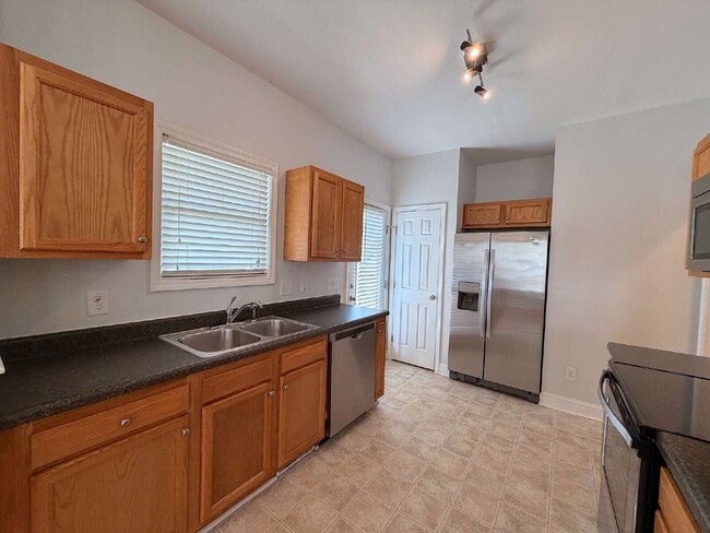 Building Photo - Charming 3-Bedroom Home in the Heart of Raleigh!