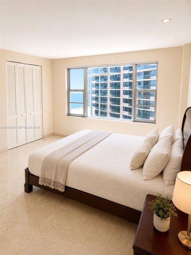 Building Photo - 5255 Collins Ave