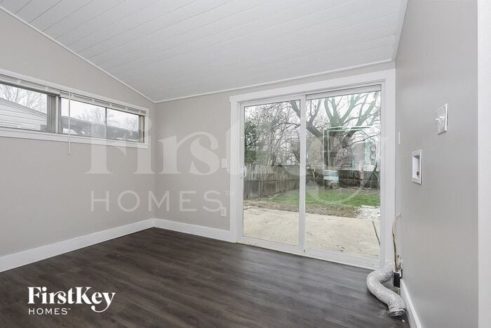 Building Photo - 3976 Richard Ave