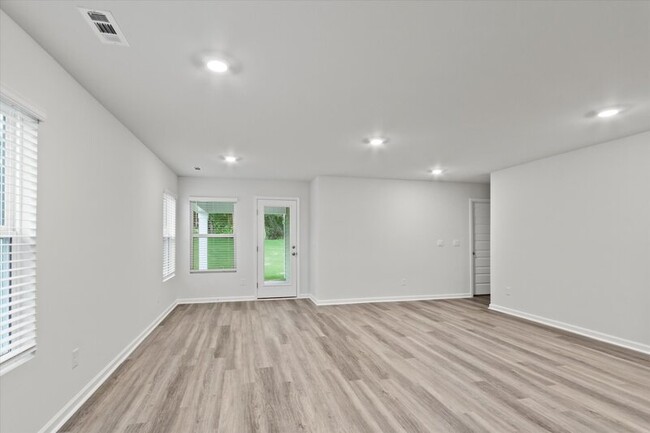 Building Photo - 9948 Sequoyah Cove Dr