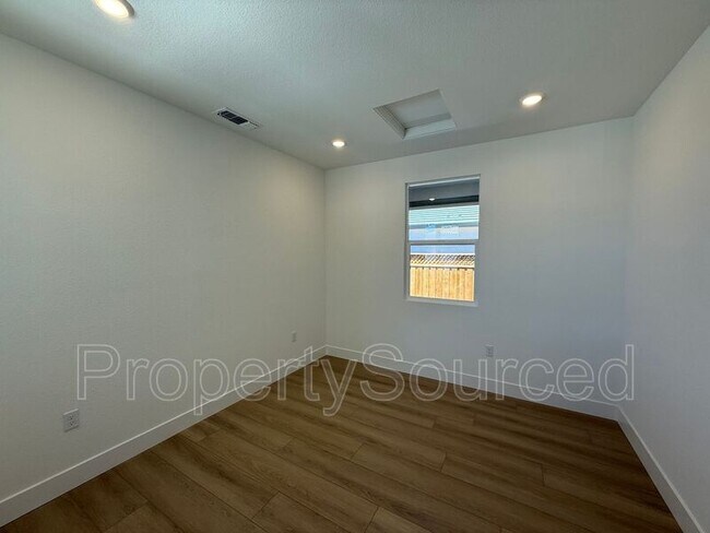 Building Photo - 1336 Martorella Ave