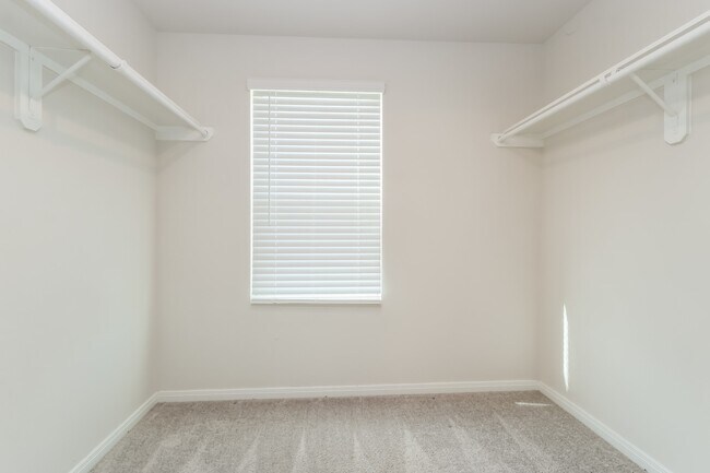 Building Photo - 10083 Cerritos dr
