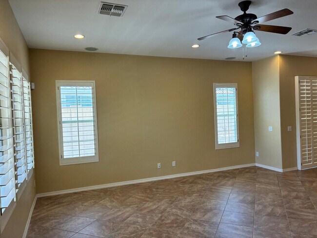 Building Photo - 20973 W Cora Vista