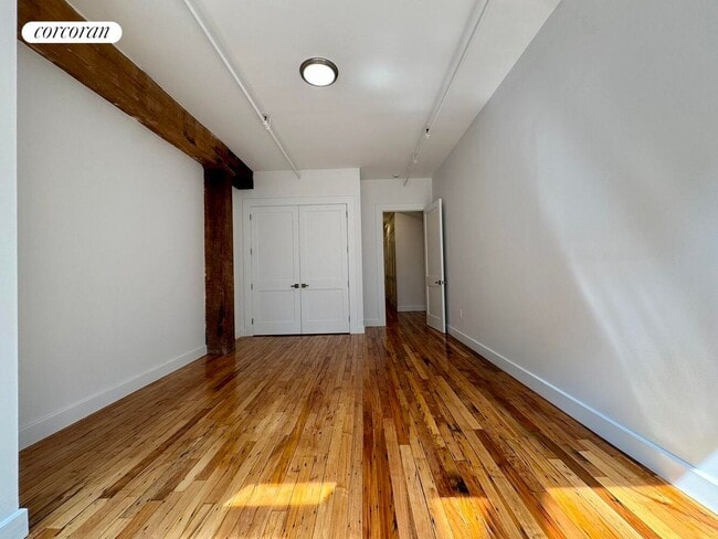 Building Photo - 275 Conover St