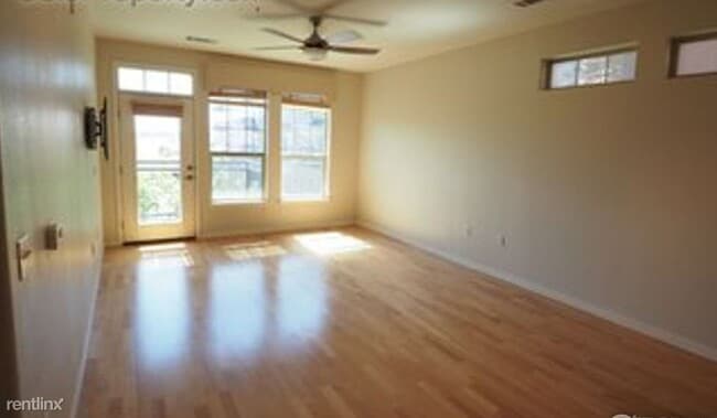 Building Photo - 2 br, 2 bath Condo - Vantage Pointe