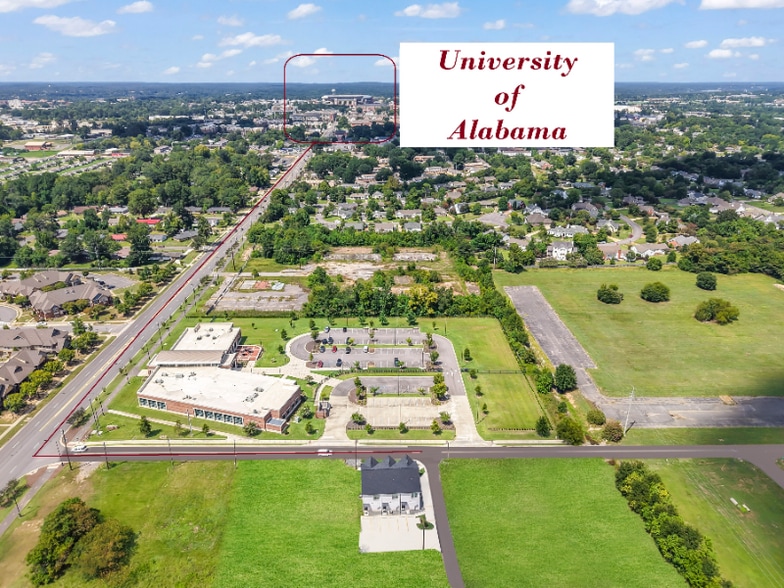 Building Photo - 901 27th St