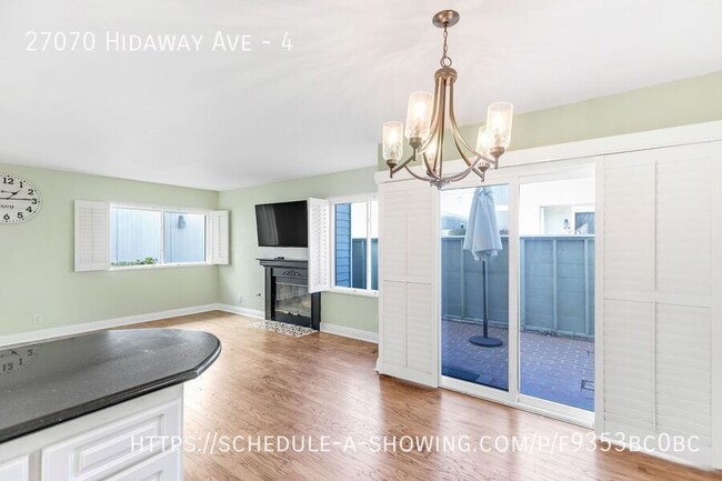 Building Photo - Beautiful 2 Bed + 1.5 Bath Townhome + Pati...