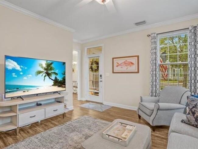 Building Photo - Three Bedroom Townhome in Southwood