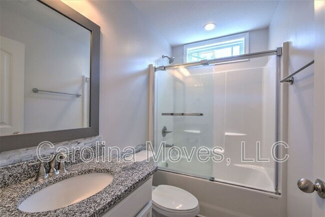 Building Photo - 1303 Lindale Pl
