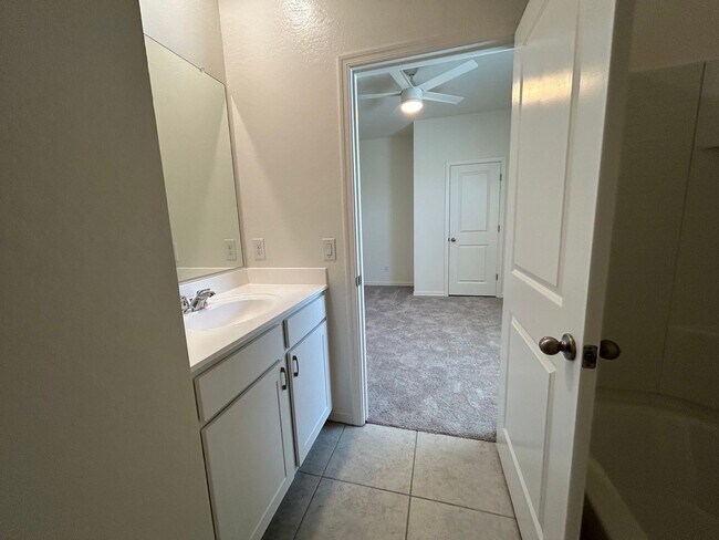 Building Photo - 4 BR, 3 bath, Beautiful Maricopa home in p...