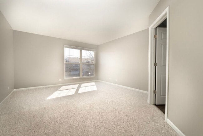 Building Photo - 4036 Blackstone Dr