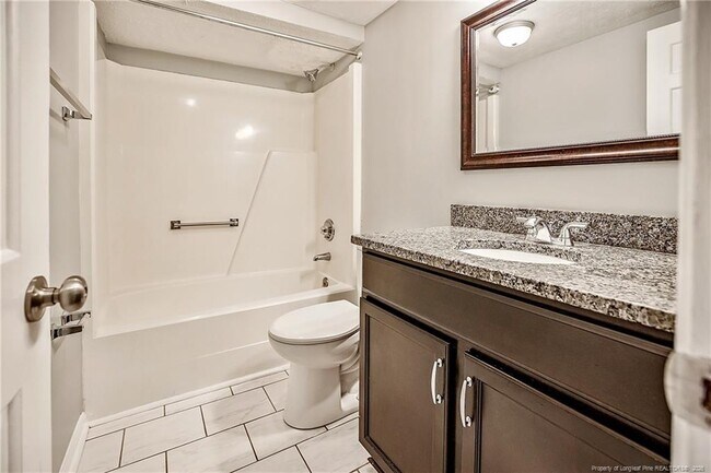 Building Photo - 221 Waxhaw Dr