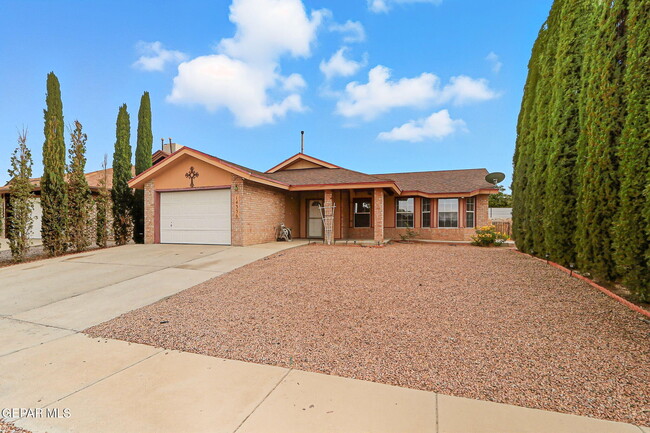 Building Photo - 14336 Puentecillas Dr