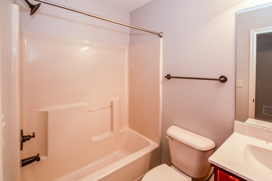 Building Photo - 5823 Bedford Pl