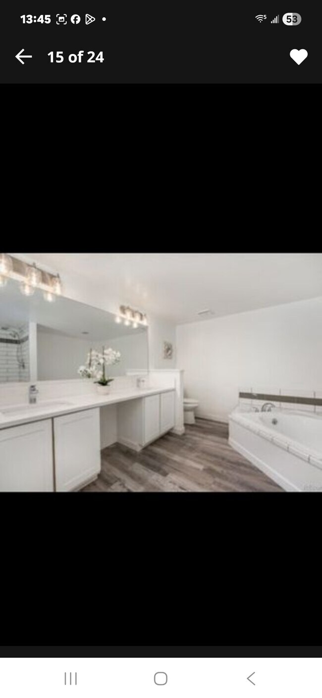 Building Photo - 12093 W Cross Dr