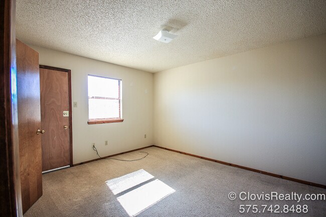Building Photo - 813 Stanton Pl