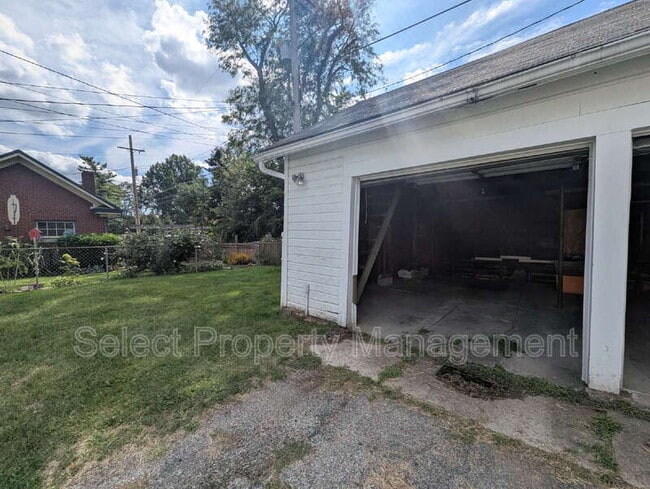 Building Photo - 1841 N Anthony Blvd