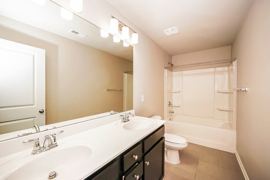 Building Photo - 1013 Helms Rd