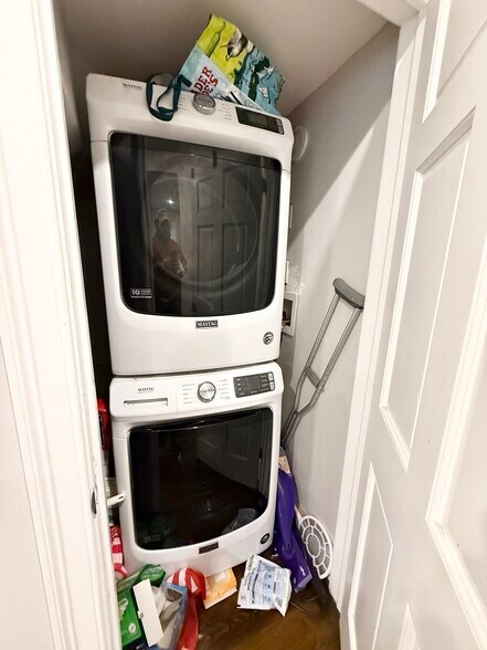 Building Photo - 91 Hillside St