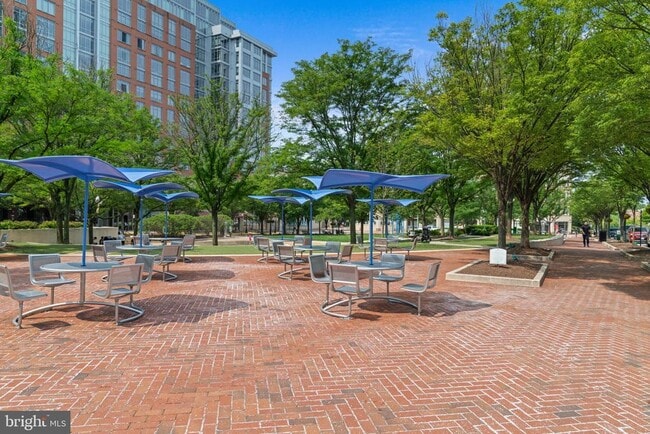 Building Photo - 2136 Glacier Rd