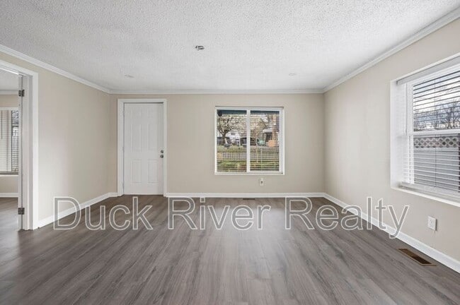 Building Photo - 317 E 17th St