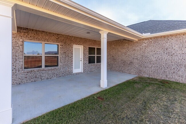 Building Photo - 6030 Margie Collins Dr SE