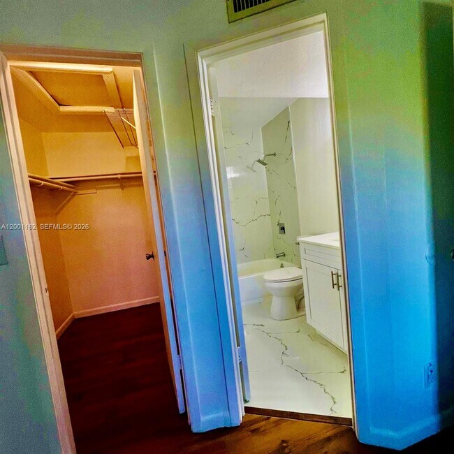 Building Photo - 4030 NW 87th Ave