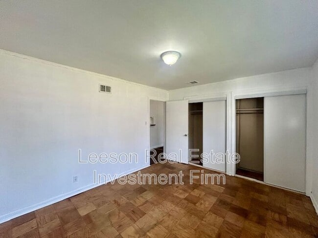 Building Photo - 439 Browning St