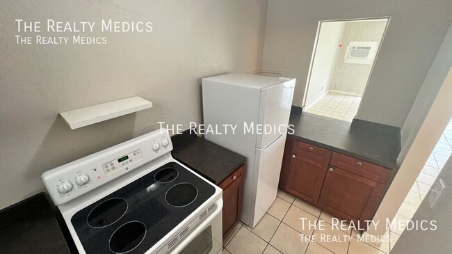 Building Photo - 1010 N Fiske Blvd