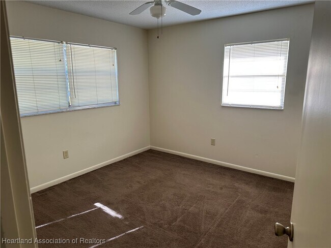Building Photo - 7416 Valencia Rd