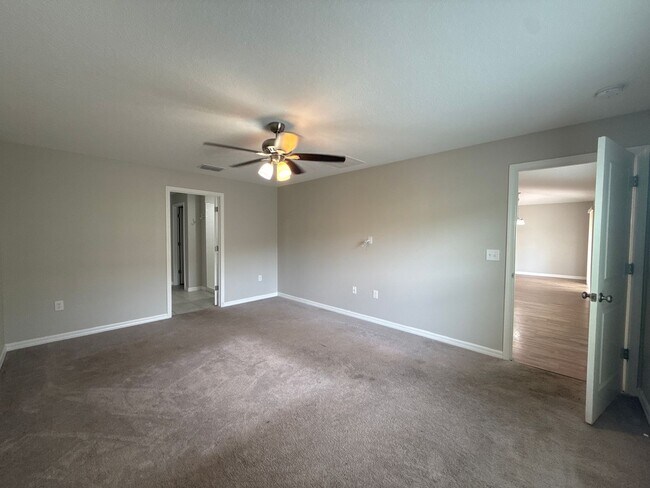 Building Photo - 13249 SW 77th Ave