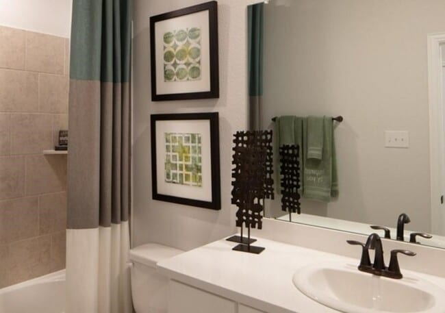 Building Photo - 1412 Kurelek Dr