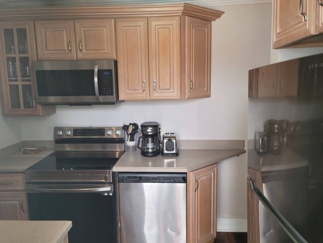 Building Photo - 524 E Gwinnett Ln