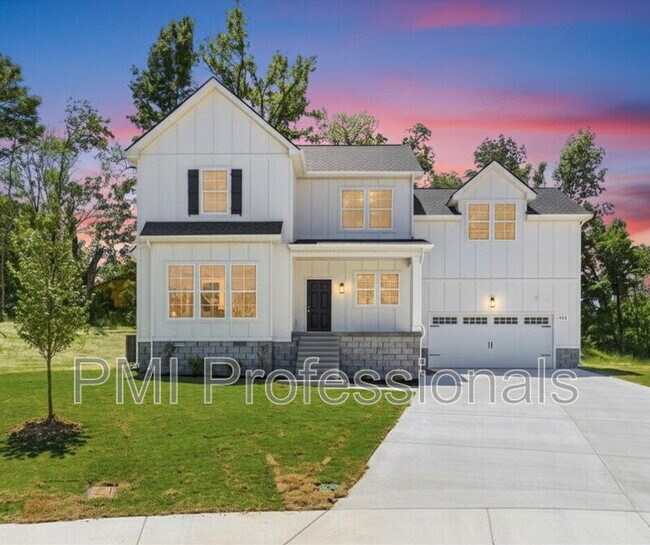 Building Photo - 406 Legends Court