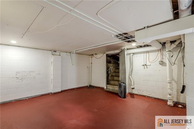 Building Photo - 145 Willow St
