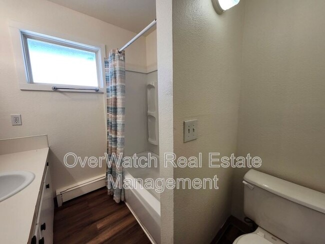 Building Photo - 3925 E 9th Ave