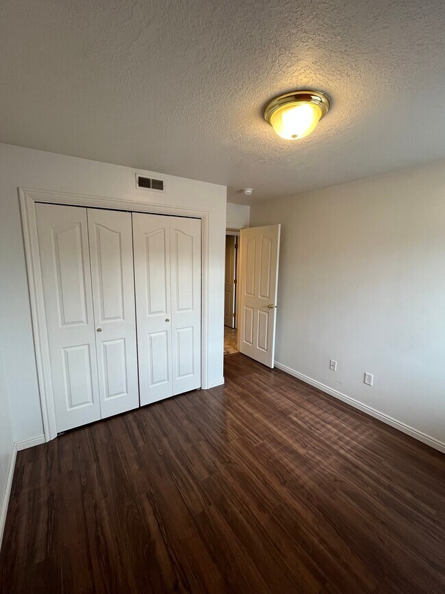 Building Photo - 1405 S 1020 W