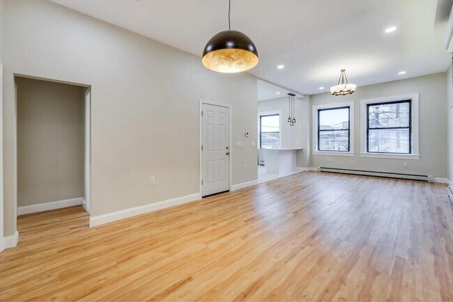 Building Photo - 3302 Palisade Ave