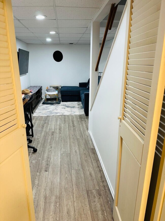 Building Photo - 2062 Danbury Pl