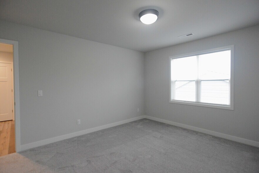 Building Photo - 4829 Suelo Rd