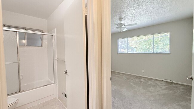 Building Photo - 929 Dewing Ave