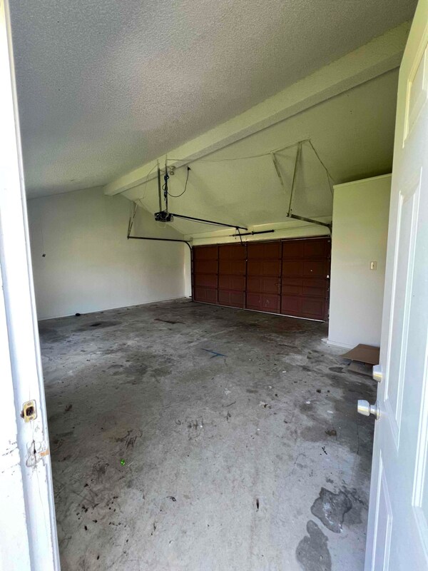 Building Photo - 2504 Liberty Ln